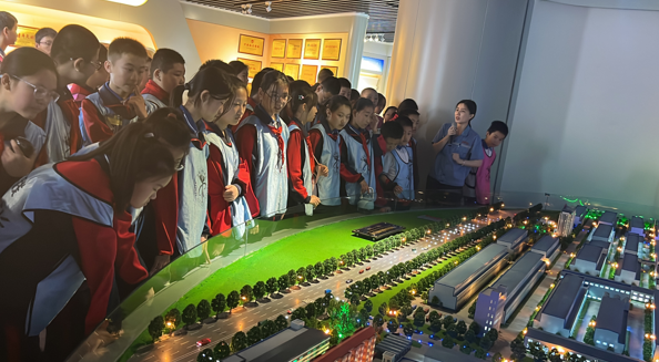 2023年10月17日区中幼学师生到皇家国际造纸博物馆研学